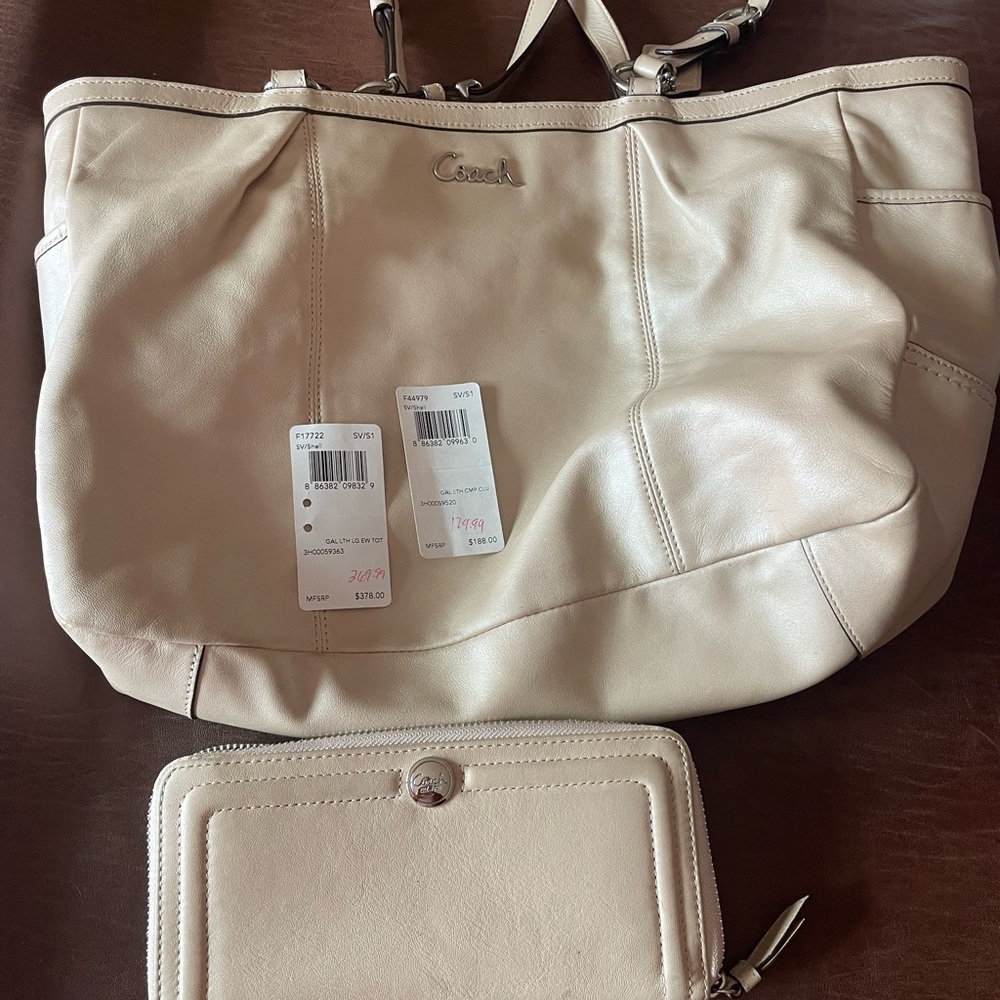 Coach bag and wallet Cream color pealized